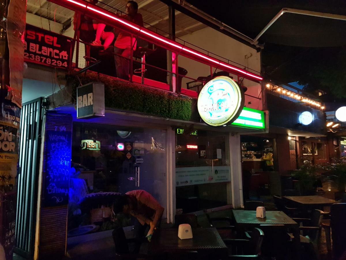 Casa Blanca Hostel Меделин Екстериор снимка
